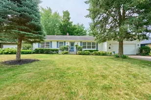 312 Fairmont Dr, Dekalb, IL 60115 - Photo 1