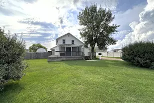 239 S Poplar St, Manteno, IL 60950 - Photo 1