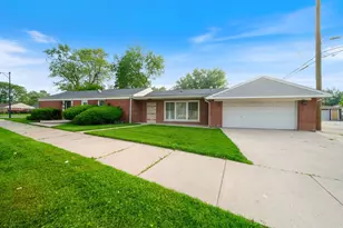 934 W Vermont Ave, Chicago, IL 60643 - Photo 1