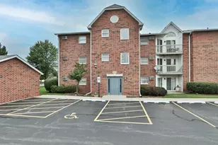 1330 Cunat Ct, Lake in the Hills, IL 60156 - Photo 1