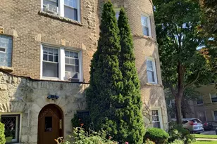 2300 W Farwell Ave, Chicago, IL 60645 - Photo 1