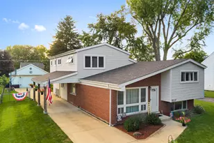 914 S Lombard Ave, Lombard, IL 60148 - Photo 1