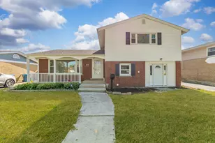 135 N Floyd Ln, Chicago Heights, IL 60411 - Photo 1