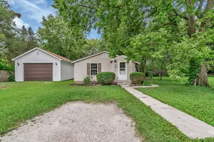 688 Young St, Marseilles, IL 61341 - Photo 1