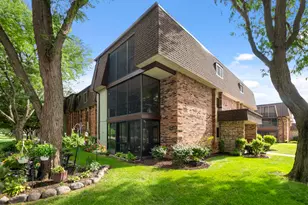 9198 S Rd, Palos Hills, IL 60465 - Photo 1