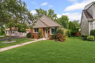 317 S Michigan Ave, Addison, IL 60101 - Photo 1