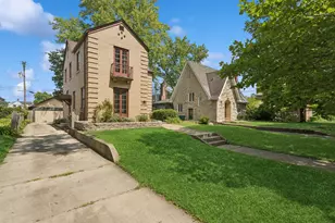 807 Sherwood Pl, Joliet, IL 60435 - Photo 1