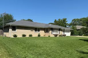 517 Terry Dr, Joliet, IL 60435 - Photo 1