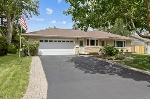 625 Park St, East Dundee, IL 60118 - Photo 1