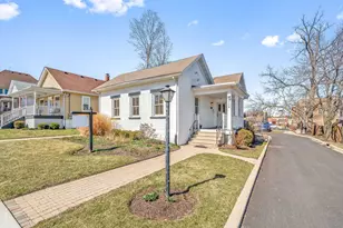 308 Walnut St, Saint Charles, IL 60174 - Photo 1