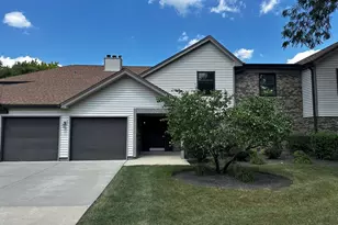 872 Stradford Cir, Buffalo Grove, IL 60089 - Photo 1