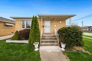 525 Mackinaw Ave, Calumet City, IL 60409 - Photo 1