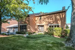 33 Park Ln, Park Ridge, IL 60068 - Photo 1