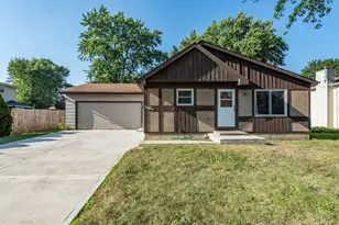 1900 Longmeadow Dr, Lindenhurst, IL 60046 - Photo 1