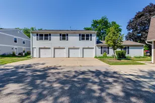 231 Sunset Ct, Vernon Hills, IL 60061 - Photo 1