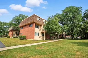 2502 Algonquin Rd, Rolling Meadows, IL 60008 - Photo 1