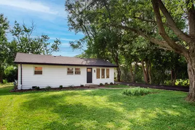 5841 Sunrise Avenue, Clarendon Hills, IL 60514 - Photo 1