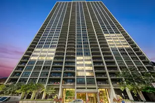 1560 N Sandburg Terrace, Chicago, IL 60610 - Photo 1