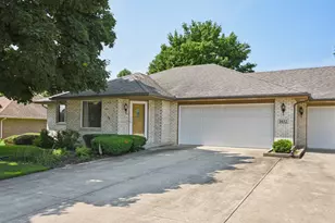 1032 Edgewater Dr, Morris, IL 60450 - Photo 1