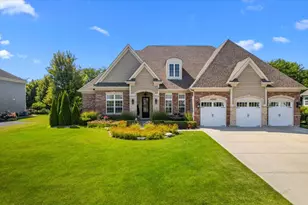 4565 Greywood Dr, Saint Charles, IL 60175 - Photo 1