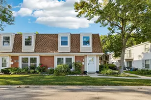 2300 Flower Ct, Schaumburg, IL 60194 - Photo 1