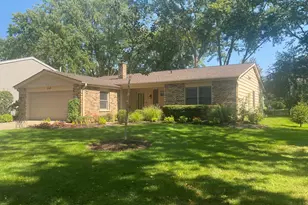 345 Cottonwood Ln, Naperville, IL 60540 - Photo 1