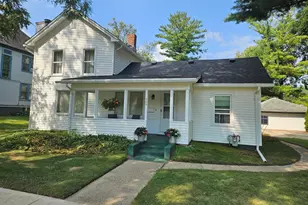 209 N Maple St, Momence, IL 60954 - Photo 1