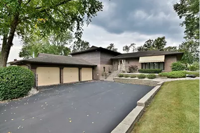 7976 Clarendon Hills Road, Willowbrook, IL 60527 - Photo 1