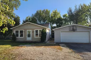 905 Buena Vista Dr, Round Lake Beach, IL 60073 - Photo 1