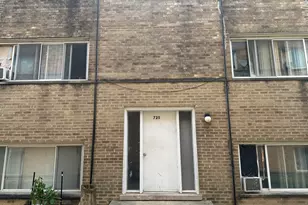 725 N Lincoln Ave, Villa Park, IL 60181 - Photo 1