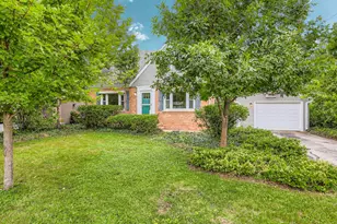 559 S Edson Ave, Lombard, IL 60148 - Photo 1