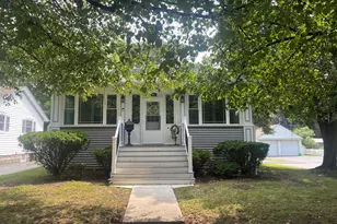 99 Maple St, Crystal Lake, IL 60014 - Photo 1