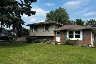 630 Parkshore Dr, Shorewood, IL 60404 - Photo 1
