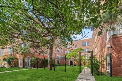 2434 W Farragut Street #3B, Chicago, IL 60625 - Photo 1