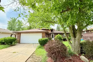 19808 Lakewood Ave, Lynwood, IL 60411 - Photo 1