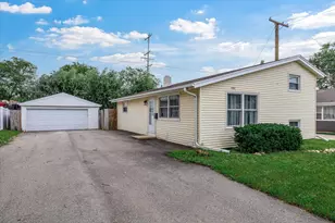 1105 Denver Dr, Carpentersville, IL 60110 - Photo 1