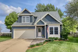 662 Nichole Ln, Geneva, IL 60134 - Photo 1