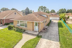 4533 W 99th Pl, Oak Lawn, IL 60453 - Photo 1