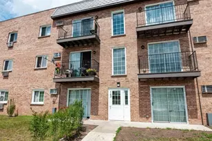 143 W Elk Trail, Carol Stream, IL 60188 - Photo 1