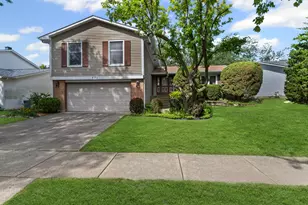 670 Dunhill Dr, Buffalo Grove, IL 60089 - Photo 1