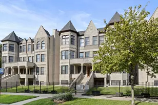 3976 S Ellis Ave, Chicago, IL 60653 - Photo 1