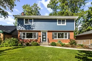 406 S Edgewood Ave, Lombard, IL 60148 - Photo 1