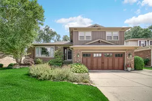 1167 Longtree Ln, Wheeling, IL 60090 - Photo 1