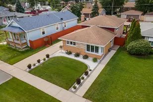 9248 S 54th Ct, Oak Lawn, IL 60453 - Photo 1