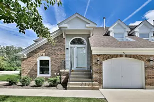 5 Willow Pkwy, Buffalo Grove, IL 60089 - Photo 1