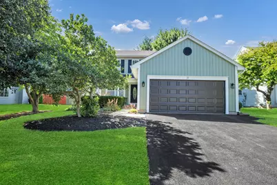 31 S London Court, South Elgin, IL 60177 - Photo 1