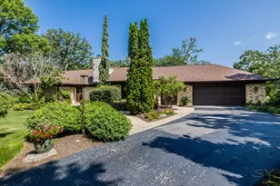 829 Northwoods Rd, Deerfield, IL 60015 - Photo 1