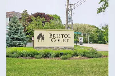 500 Thames Parkway #2K, Park Ridge, IL 60068 - Photo 1