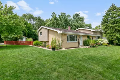 9050 S 84th Avenue, Hickory Hills, IL 60457 - Photo 1