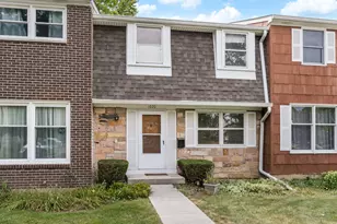 1020 Denham Pl, Schaumburg, IL 60194 - Photo 1
